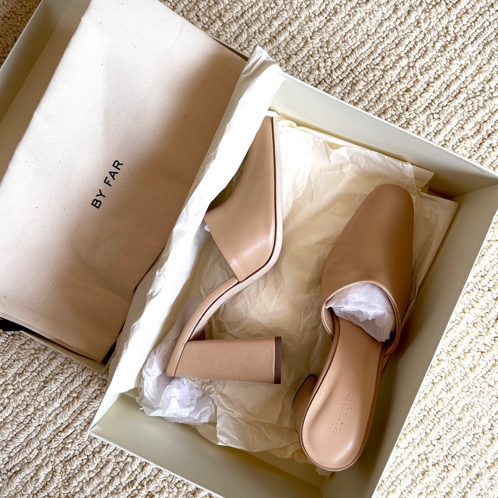 By FAR Nina Heels